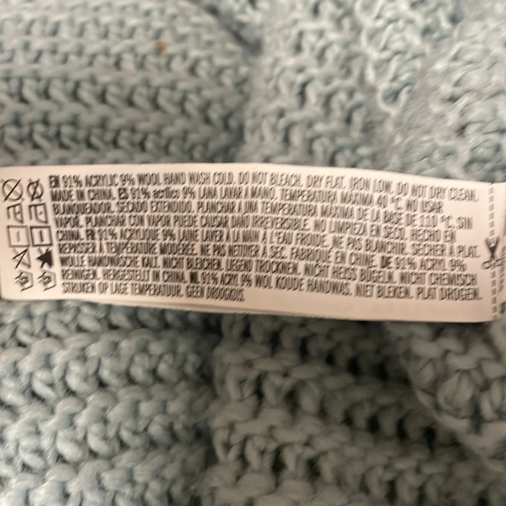 Forever 21 Women’s Knit Sweater Cropped Light Turquoise Relaxed Fit